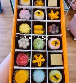 Madam Nom – ម៉ាដាមនំ